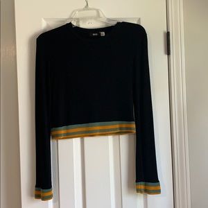 Black long sleeve crop top